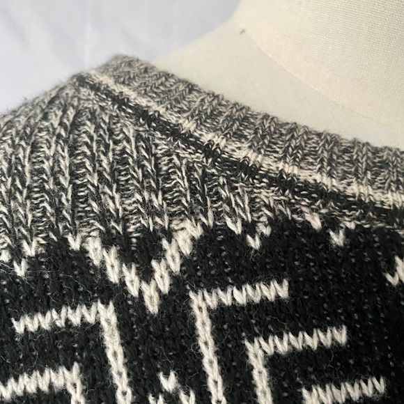 VINTAGE 80s/90s Saks Fifth Avenue Alpine Wool Sweater❄️ - Picture 3 of 6